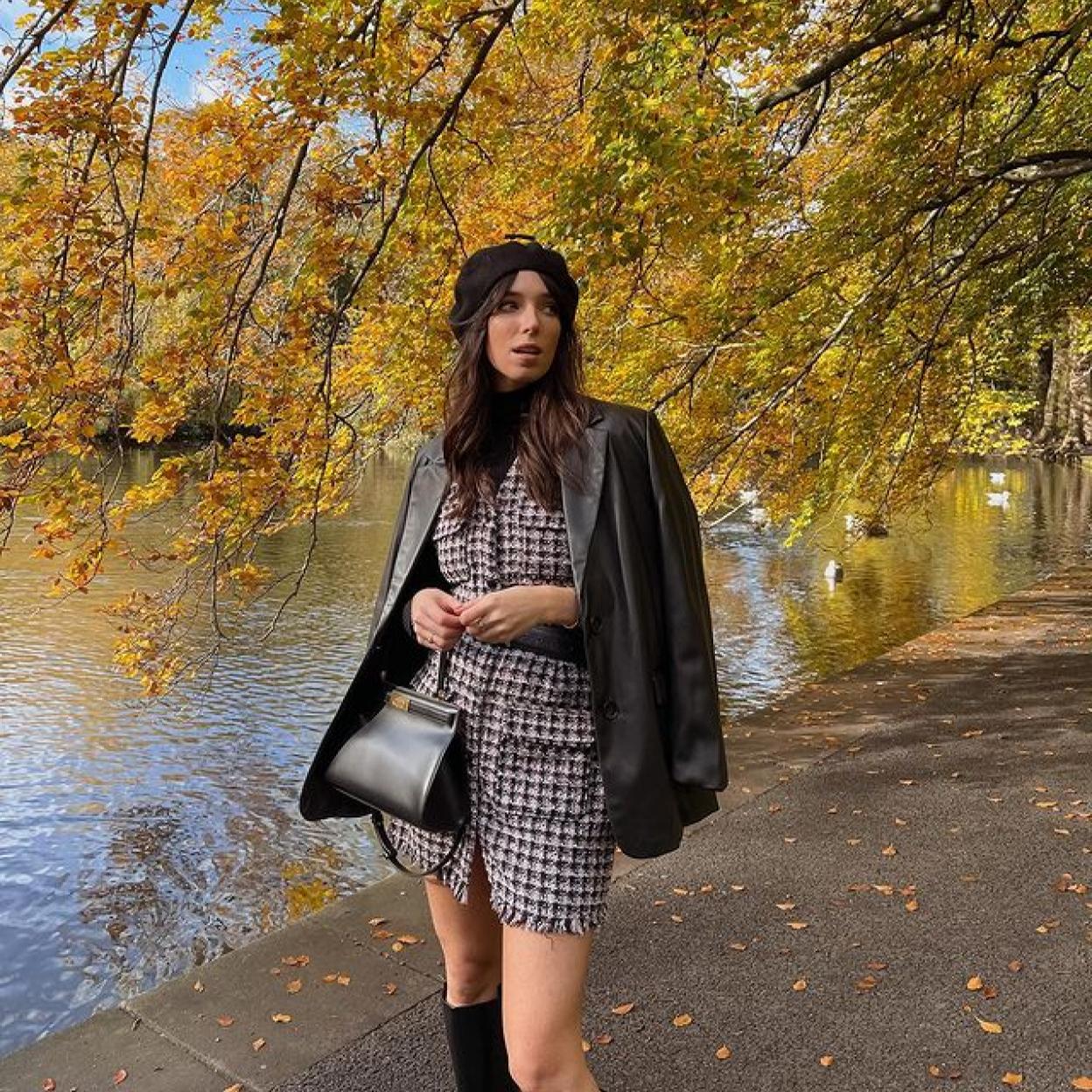 Pincha en la imagen para ver nueve vestidos de los Special Prices de Zara que cuestan menos de 20 euros y no te vas a cansar de ponerte este otoño.