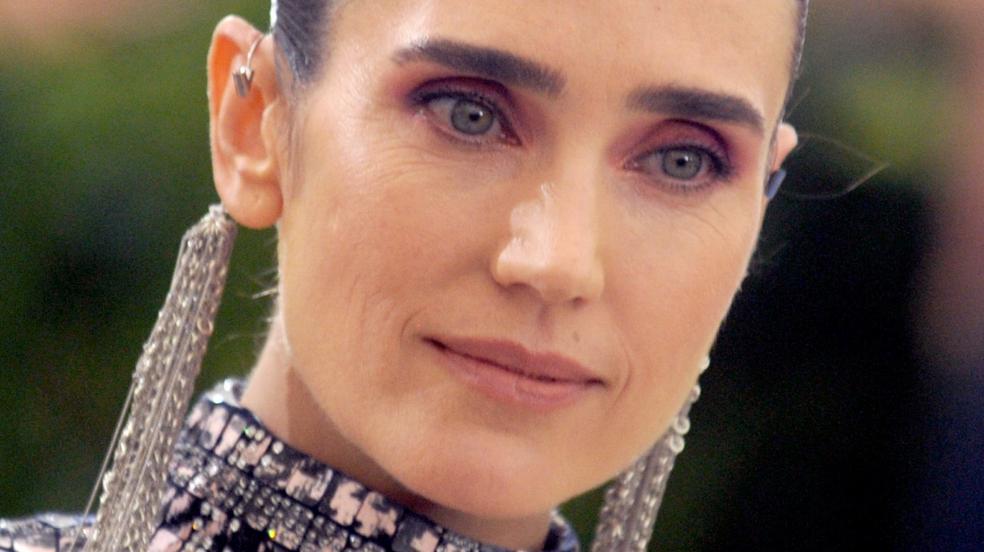 Estos son los 22 sérums faciales pensados para utilizar a partir de los 50 años