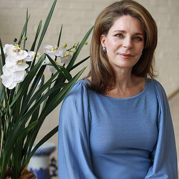 Noor de Jordania, la ex reina de Hussein que está dispuesta a enfrentarse a Rania y el rey Abdalá para liberar a su hijo arrestado