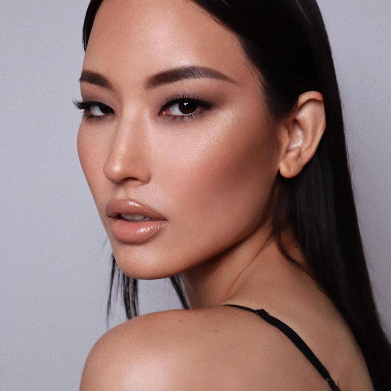 Pincha en la imagen para ver Los sérum con color son la nueva revolución en el mundo de la belleza: maquillaje efecto antiedad y cuidado de la piel en un solo paso