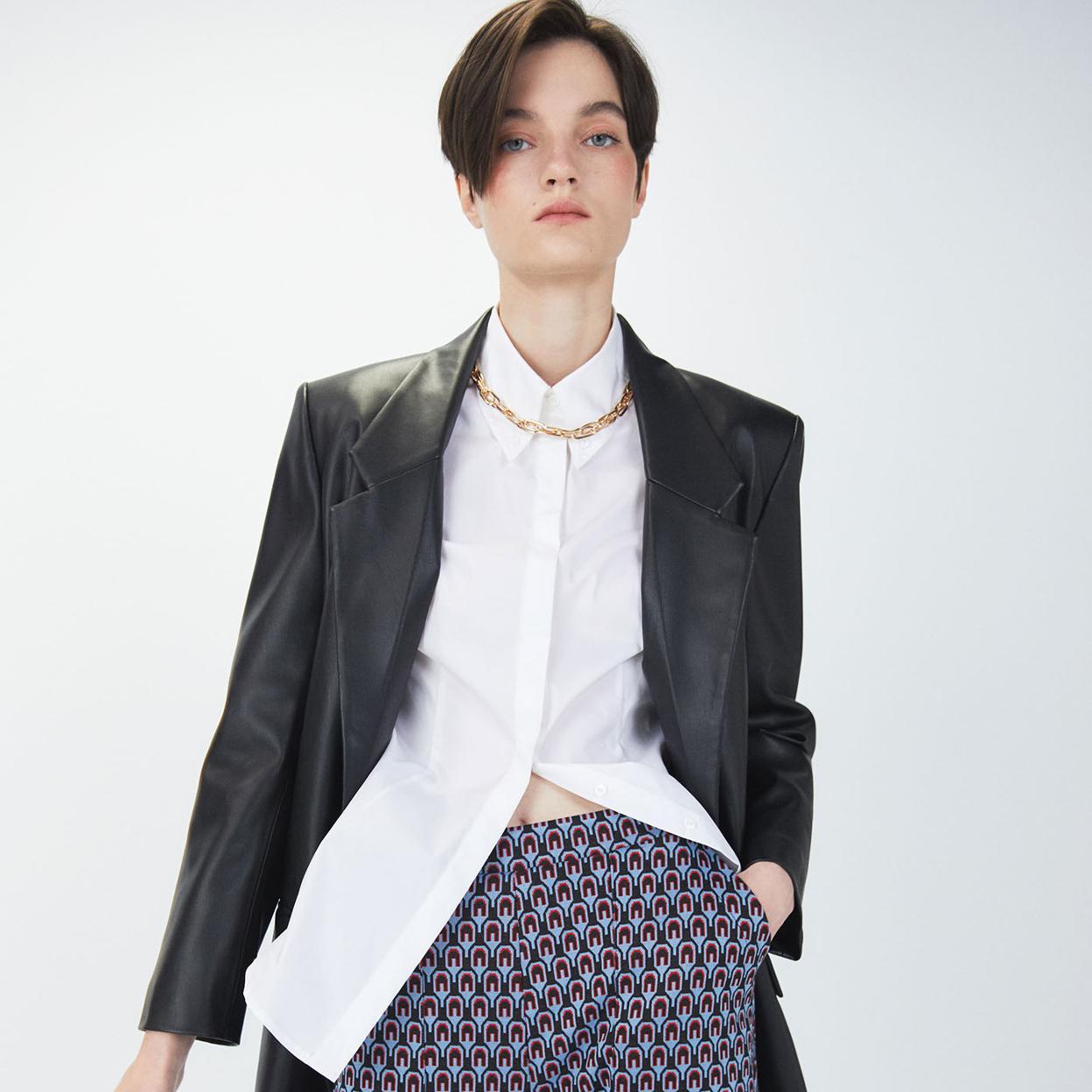 Pincha en la imagen para descubrir otros 10 pantalones de vestir llenos de color que van a transfomar tus looks de otoño e invierno.