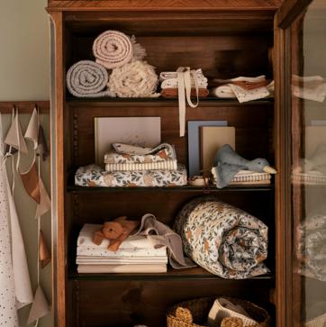 Imagen secundaria 1 - La alfombra infantil de juegos cuesta 49.99 euros; las mantas infantiles están disponibles desde 19.99 euros; y el conjunto de funda nórdica con cojín, cuesta 29.99 euros.