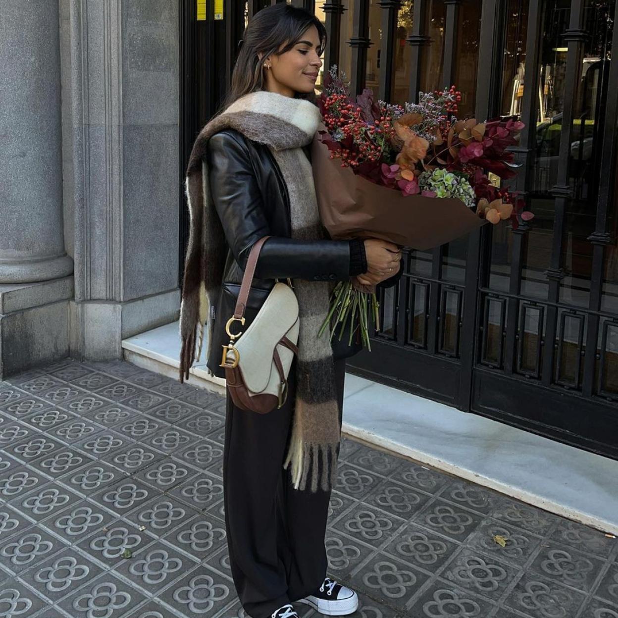 Pincha en la foto para ver pendientes, bufandas, sombreros… Estos accesorios se van a convertir en tus favoritos de la temporada porque son perfectos para completar cualquier look. 