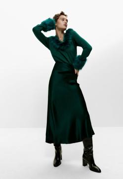 Imagen secundaria 2 - Estas son las camisetas más elegantes, glamurosas y originales para looks de fiesta (o para el día a día con vaqueros)