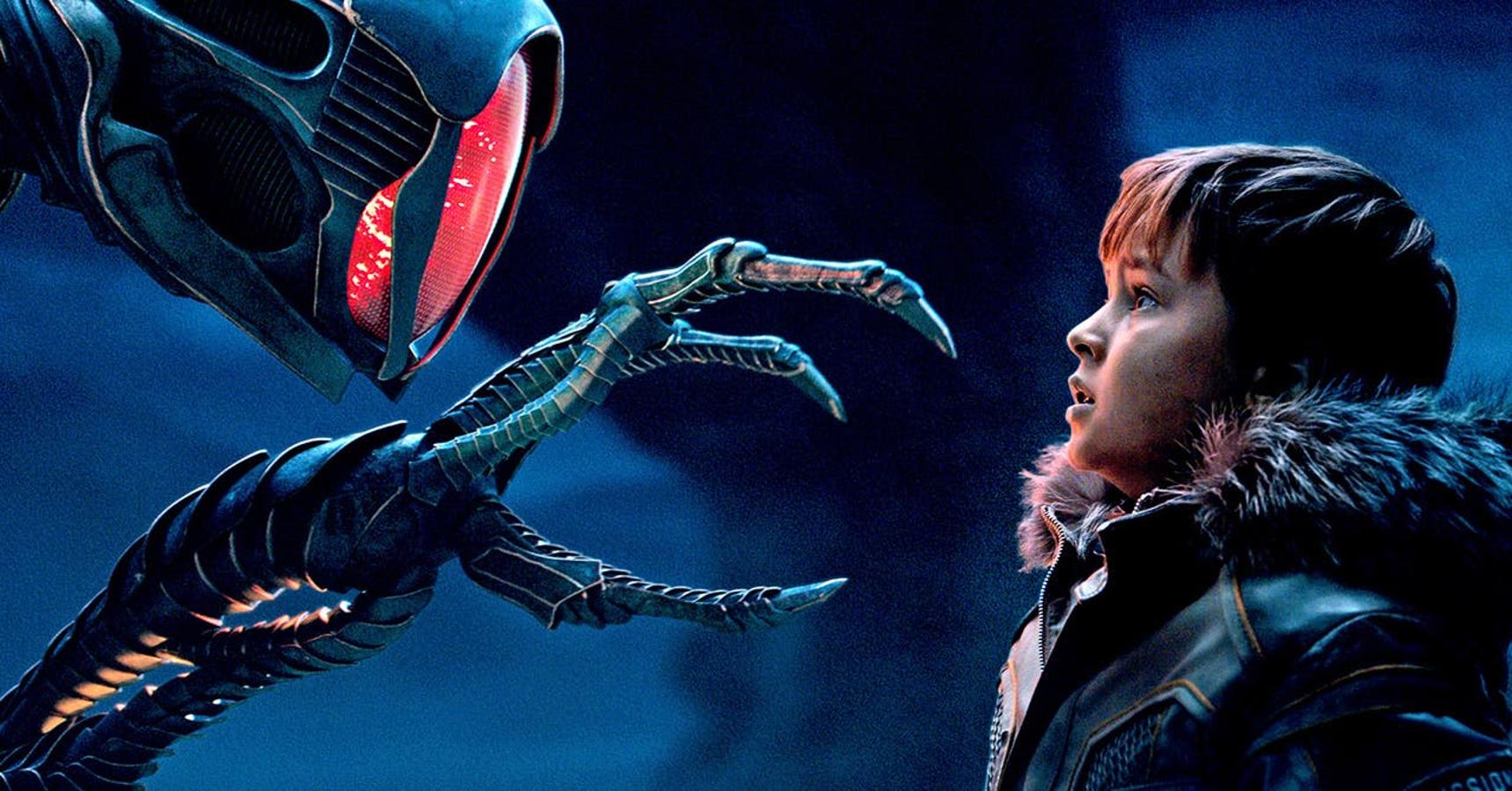 El remake de la clásica serie de ciencia ficción cuenta como una misión espacial para establecer una colonia en el espacio se pierde y aterriza en un planeta desconocido lleno de peligros, está protagonizada por Molly Parker (House of Cards), Toby Stephens (Black Sails), Mina Sundwall, Max Jenkins, Taylor Russell y Parker Posey (The Good Wife).