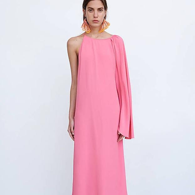 Imagen principal - Vestidos con capa: la tendencia más elegante que arrasa en la alfombra roja y querrás llevar estas fiestas