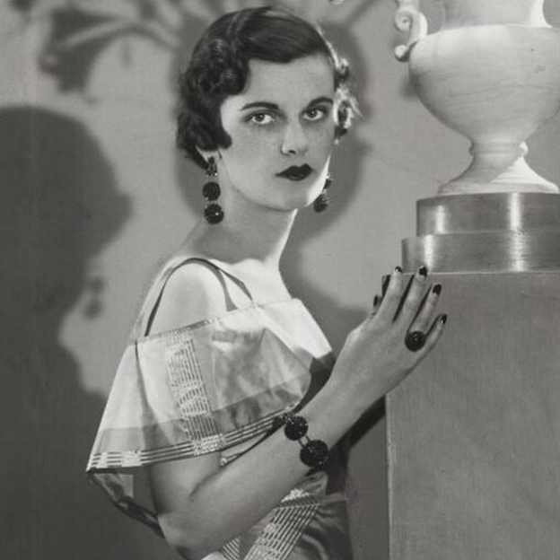 Pincha en la foto para ver 12 miniseries y películas sobre crímenes reales para maratonear este puente (o cuando quieras). 