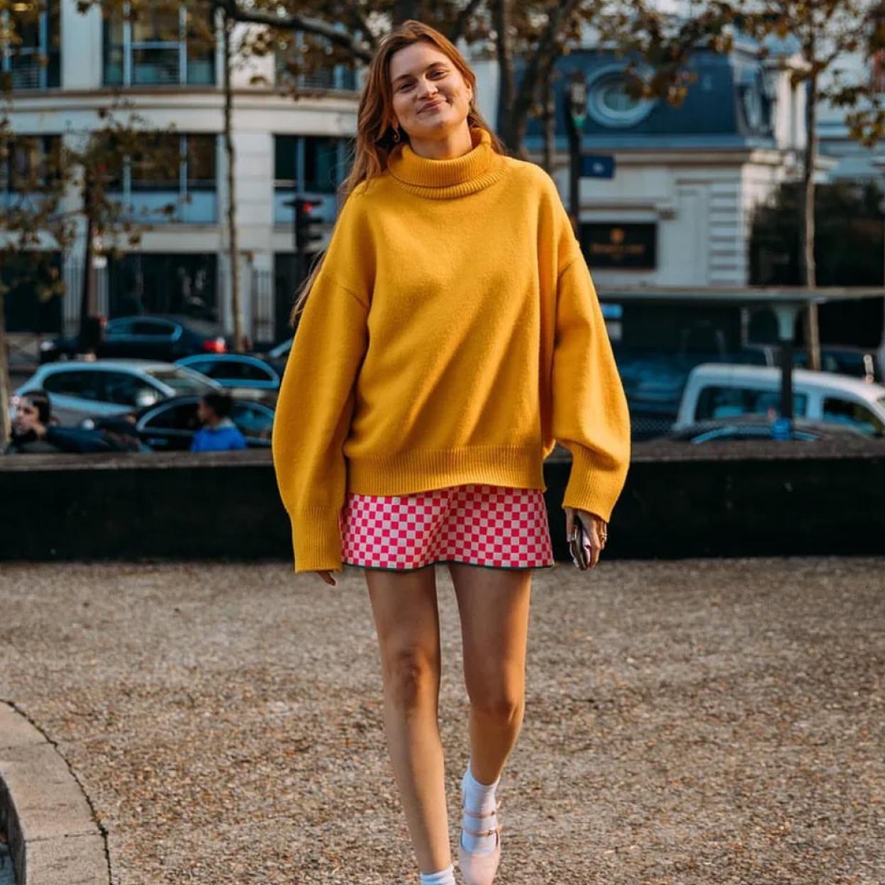 Pincha en la foto para ver las faldas mini son tendencia y en Zara han lanzado nueve de diseños estampados que van a ser protagonistas de tus looks favoritos. 