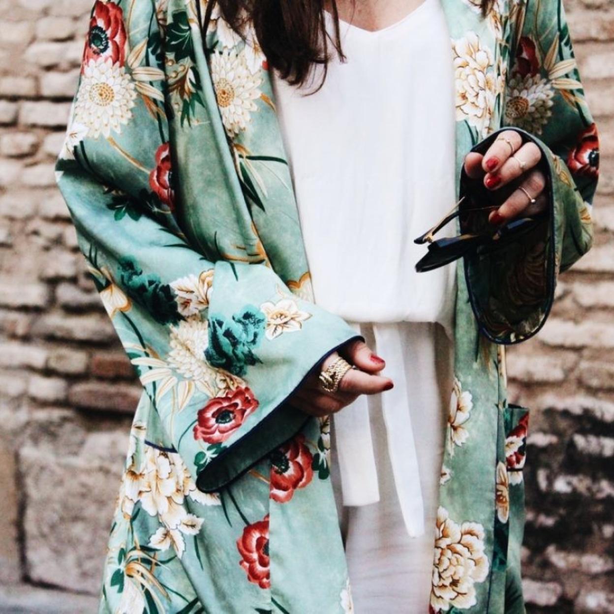 Pincha en la foto para ver chaquetas kimono, la tendencia de la nueva temporada que ya está arrasando