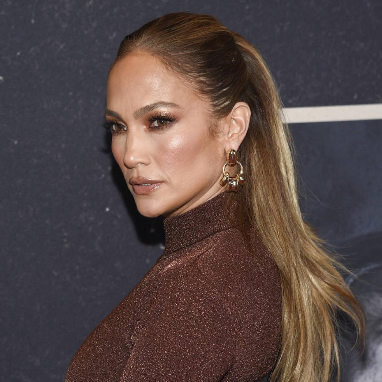 Pincha en la foto para descubrir las cremas hidratantes favoritas de Jennifer Lopez y otras famosas