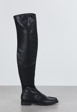 Imagen secundaria 2 - Las botas tipo mocasín, la original tendencia que ya ha llegado a Sfera y Mango (y a la que no te vas a poder resistir)