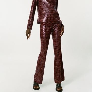 Imagen secundaria 1 - Estampados. 1. Pantalón con print animal de Zara (29,99 euros). 2. Pantalón con lentejuelas y estampado geométrico de Zara (49,99 euros). 3. Pantalón con estampado en blanco y negro de Zara (39,99 euros). 