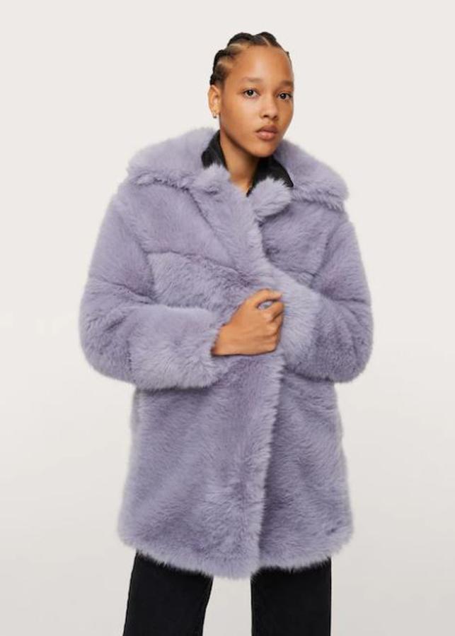 Abrigo de pelo, de Mango (99,99 euros).