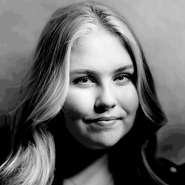 Por qué la princesa Catalina Amalia no sigue el ejemplo de su madre, la reina Máxima (y sí el de su abuela la princesa Beatriz)