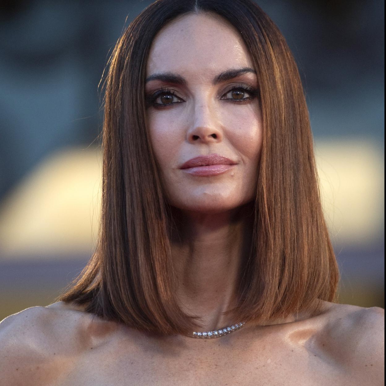 Pincha en la imagen para ver los cosméticos antienvejecimiento de gran eficacia que no pueden faltar en la rutina de cuidado facial de las mujeres de más de 50 años.