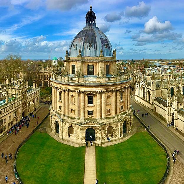 La Radcliffe Camera, visita obligada en Oxford.