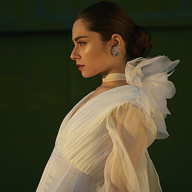 Los vestidos de novia 'made in Spain' inspirados en Audrey Hepburn y Grace Kelly con los que ser una diva de Hollywood de los 50 el día de tu boda