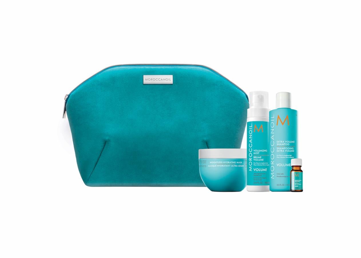 Este set pertenece a su colección navideña de 2021 “Magic of Moroccanoil”, con kits diseñados específicamente para las distintas necesidades del cabello. La colección específica Magic of Volume está compuesta de champú, mascarilla, bruma voluminizadora y tratamiento Moroccanoil, pensado para los cabellos más finos. (75 euros).