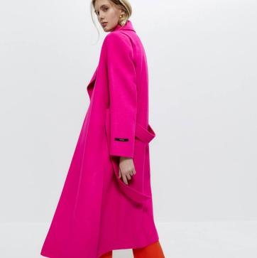 Imagen secundaria 1 - Este invierno necesitas un romántico abrigo rosa y estos son los más bonitos y favorecedores