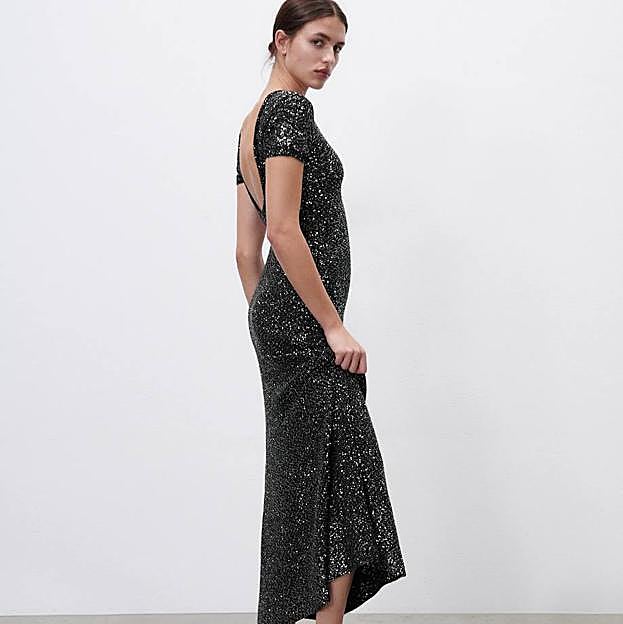 Imagen principal - Estos son los vestidos de punto con lentejuelas que mejor sientan para ir cómoda, calentita y estilosa estas fiestas