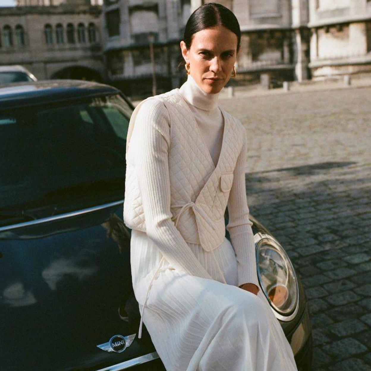 Pincha en la imagen para descubrir nuestras compras favoritas de la semana: de los abrigos de Mango más elegantes a los vestidos de fiesta de Zara para Navidad.