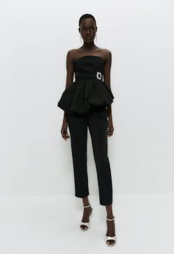 Imagen secundaria 2 - Estos son los dos glamurosos y espectaculares looks de fiesta de Uterqüe que parecen de lujo y enamorarán a todos