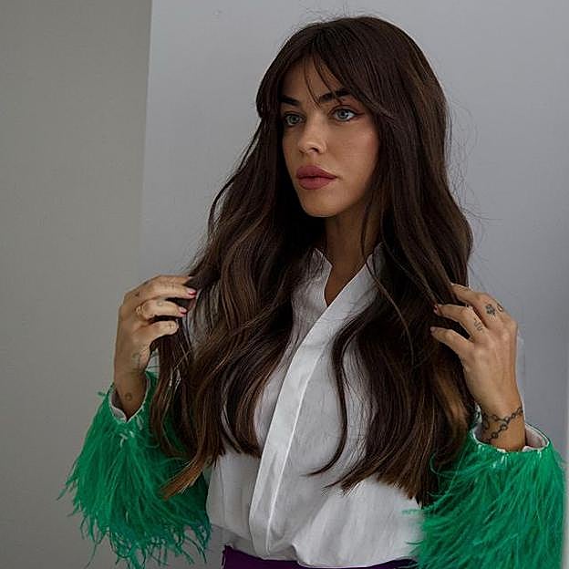 Split y de cuadros, los pantalones de Uterqüe de Violeta Mangriñán lo tienen todo para ser los más bonitos y estilizadores del momento