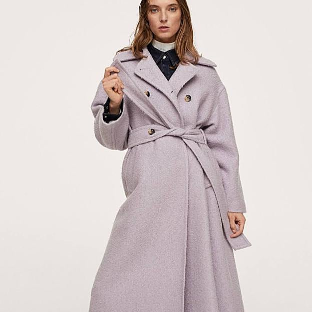 Imagen principal - Este es abrigo de Mango con un color super bonito que ha cautivado a las famosas y querrás llevar en todos tus looks