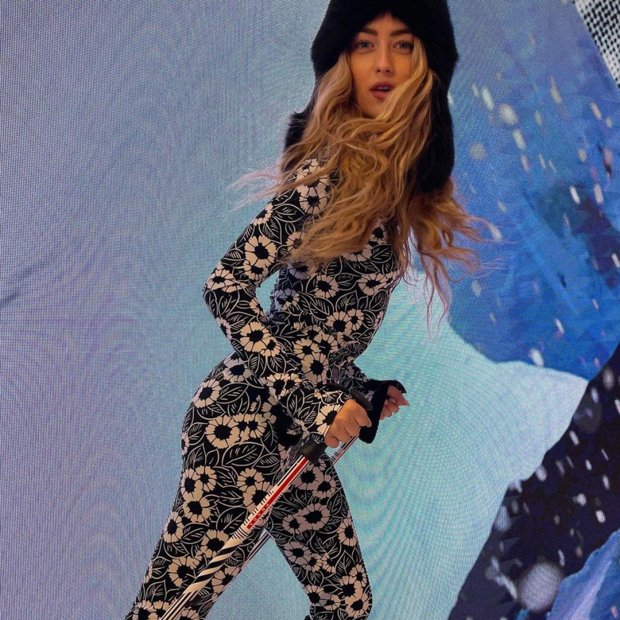 Pincha en la foto para ver los monos largos de Mango y Zara que son la alternativa perfecta a los vestidos para tus looks de noche. 