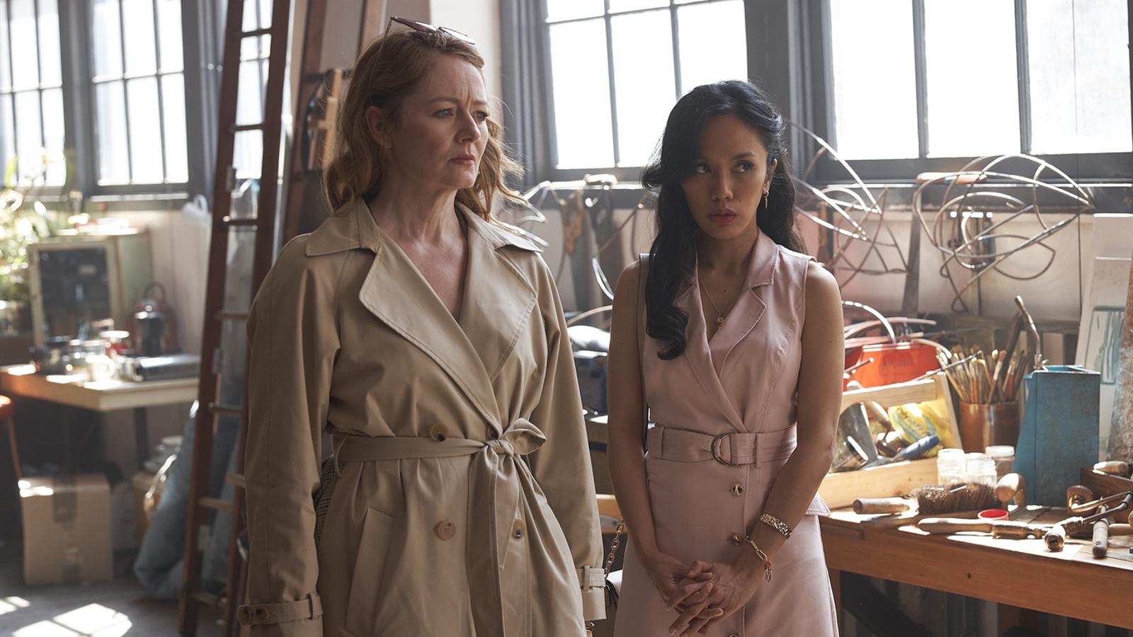 Miranda Otto (Las escalofriantes aventuras de Sabrina) encabeza el reparto de esta miniserie australiana que, a medio camino entre el drama y la comedia, narra la historia de un grupo de mujeres que, hartas de sus vidas, se proponen robar un collar valorado en 16 millones de dólares. Mujeres triunfadoras y sus asistentas filipinas son las protagonistas de esta mezcla de Mujeres Desesperadas y Ocean’s 11 que en tan solo cuatro episodios te hará reír y te conquistará. Podemos encontrarla en Filmin.