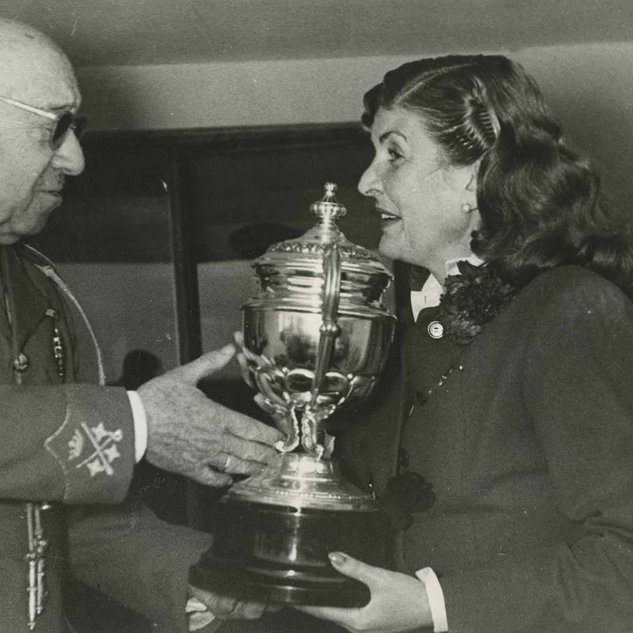 Luis María pasó en varias ocasiones por la cárcel por su acerada actitud crítica contra el Franquismo.