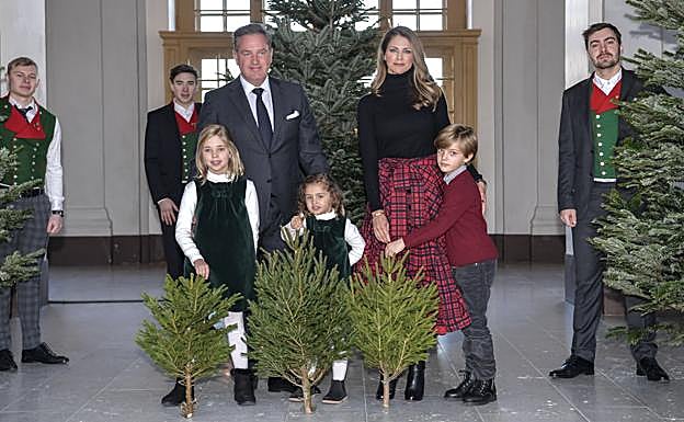 Esta estampa familiar no despeja del todo los rumores que acompañan desde casi el principio al matrimonio de Magdalena y Chris O'Neill.