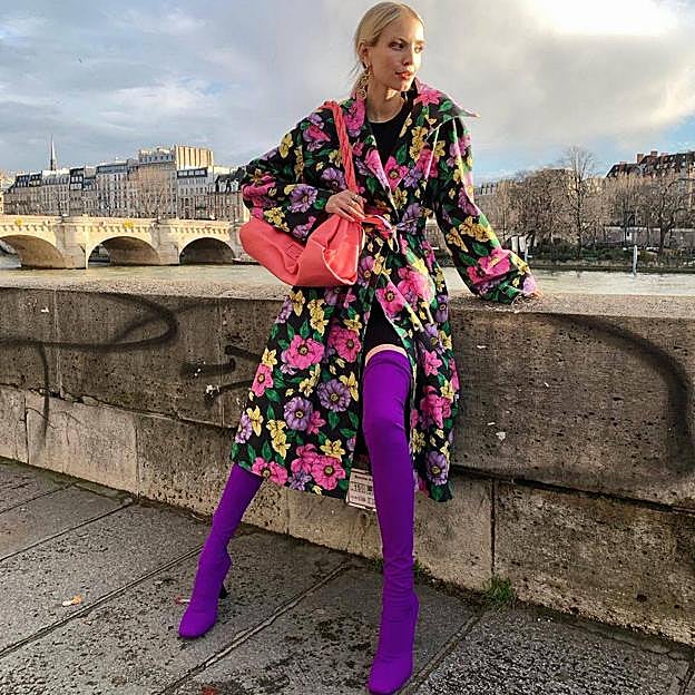 Apúntate a la tendencia de las botas XL que más estilizan para llevar con faldas y vestidos