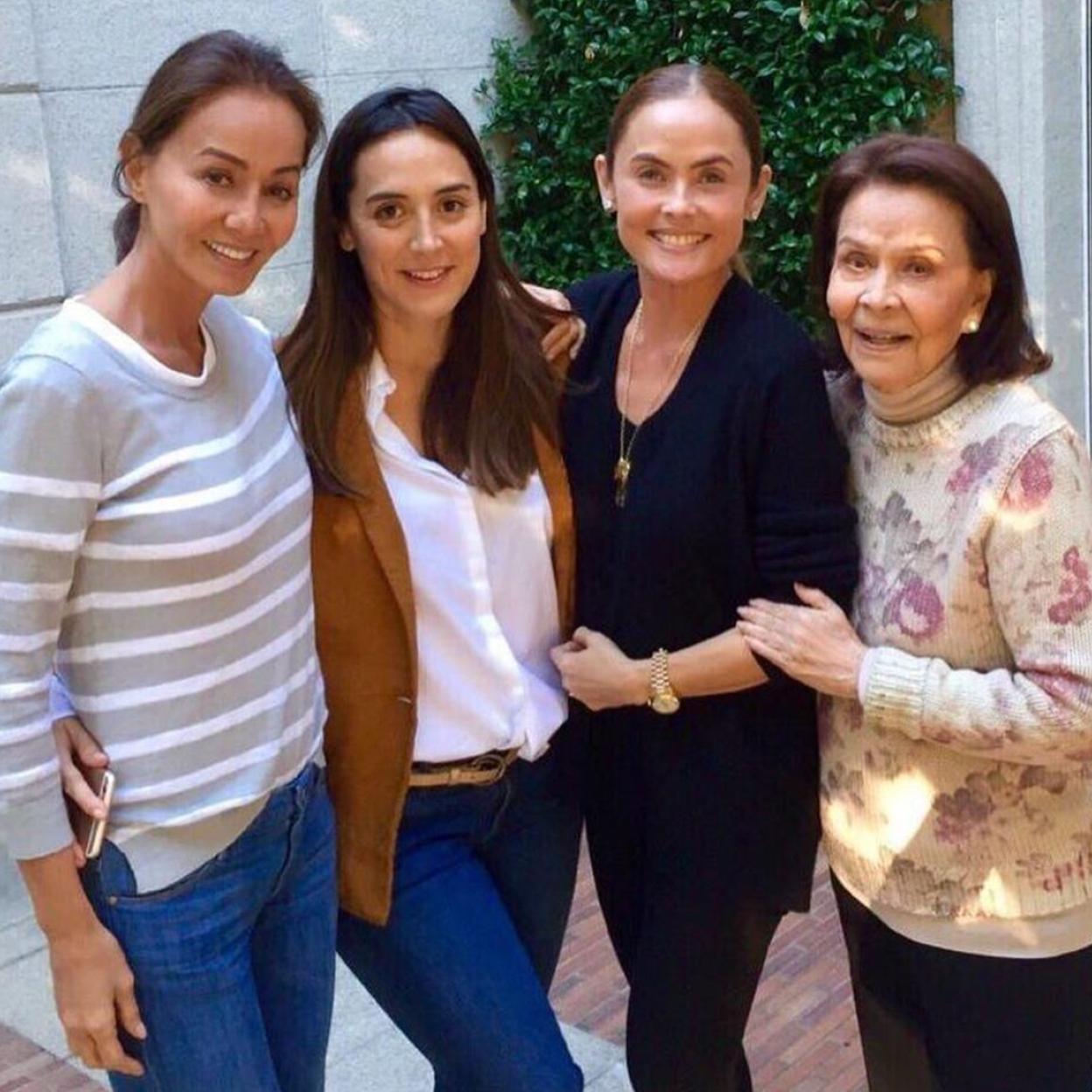 Si quiers ver los mejores looks de Tamara Falcó en Instagram, pincha en la imagen