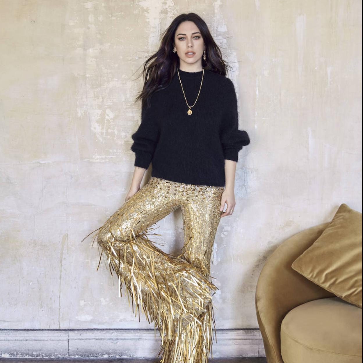 Estilismo: Gervasio Pérez. Peluquería: Maria Roberts. Maquillaje: Natalia Belda para Guerlain. Asistente de estilismo: Teresa Rueda. Rubia, flequillo cortina, corte bob... Todos los cambios de look de Blanca Suárez súper favorecedores que demuestran que se atreve con todo, pincha en la imágen para verlos.