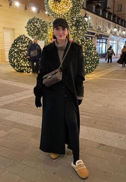 Imagen secundaria 2 - Los zapatos cómodos favoritos de las influencers son esta nueva versión de los zuecos tendencia mucho más calentita y cómoda que ya ha llegado a Zara