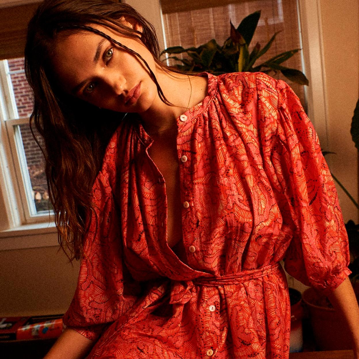 Pincha en la imagen para descubrir los perfumes más icónicos con el mejor olor que puedes comprar ya mismo a mitad de precio.