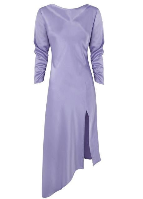 Imagen - El modelo Isa tiene un escote drapeado