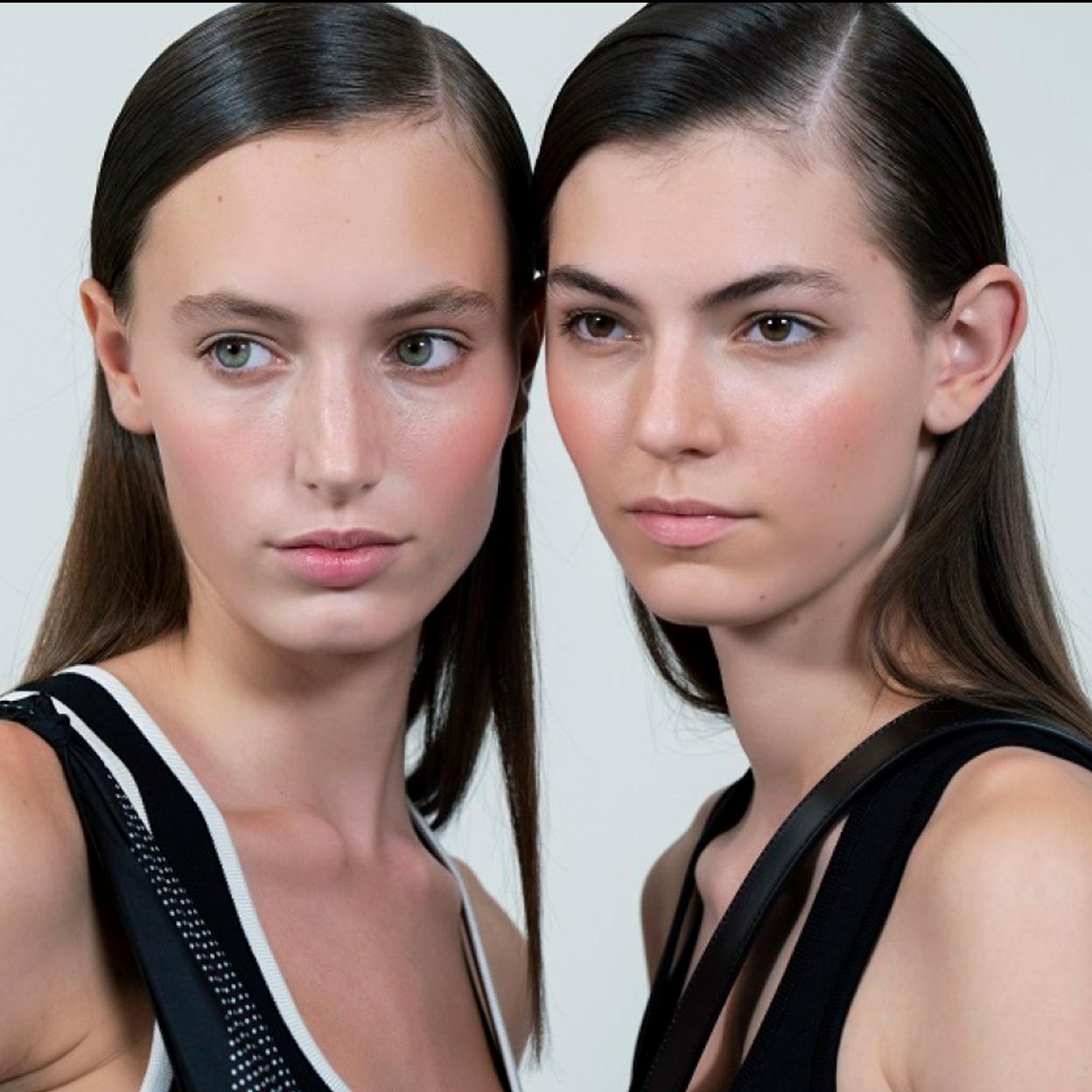 Pincha en la imagen para ver Exfoliantes que no resecan nada la piel de tu cara y le dan un aspecto luminoso