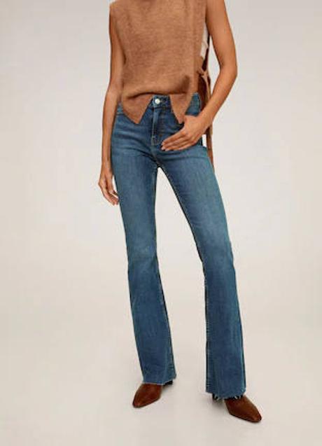 Imagen - El pantalón tiene un diseño de corte flare