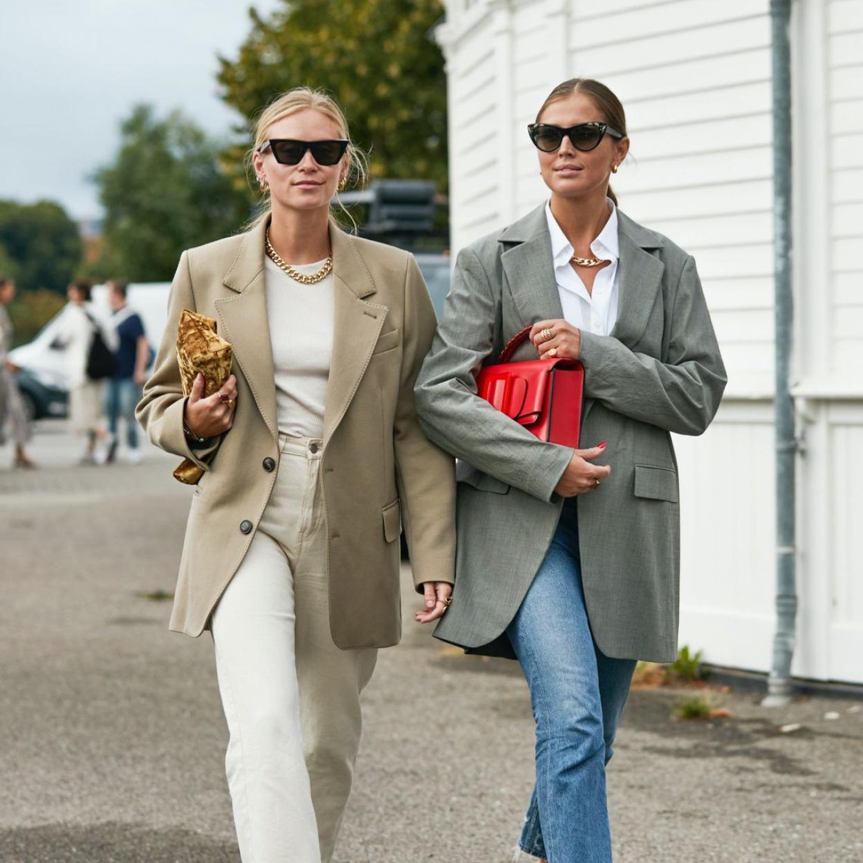 Pincha en la foto para ver las 10 sobrecamisas más bonitas de Zara que te van a hacer ver de otra forma la prenda tendencia del otoño