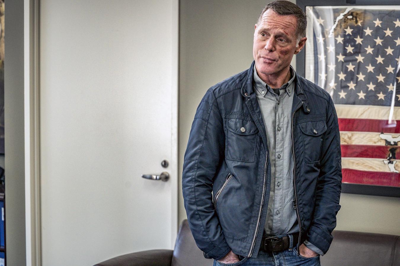 Drama que sigue los casos de un departamento de policía de Chicago, tanto de los policías que patrullan a diario las calles como la unidad dedicada a combatir delitos de crimen organizado o asesinatos.