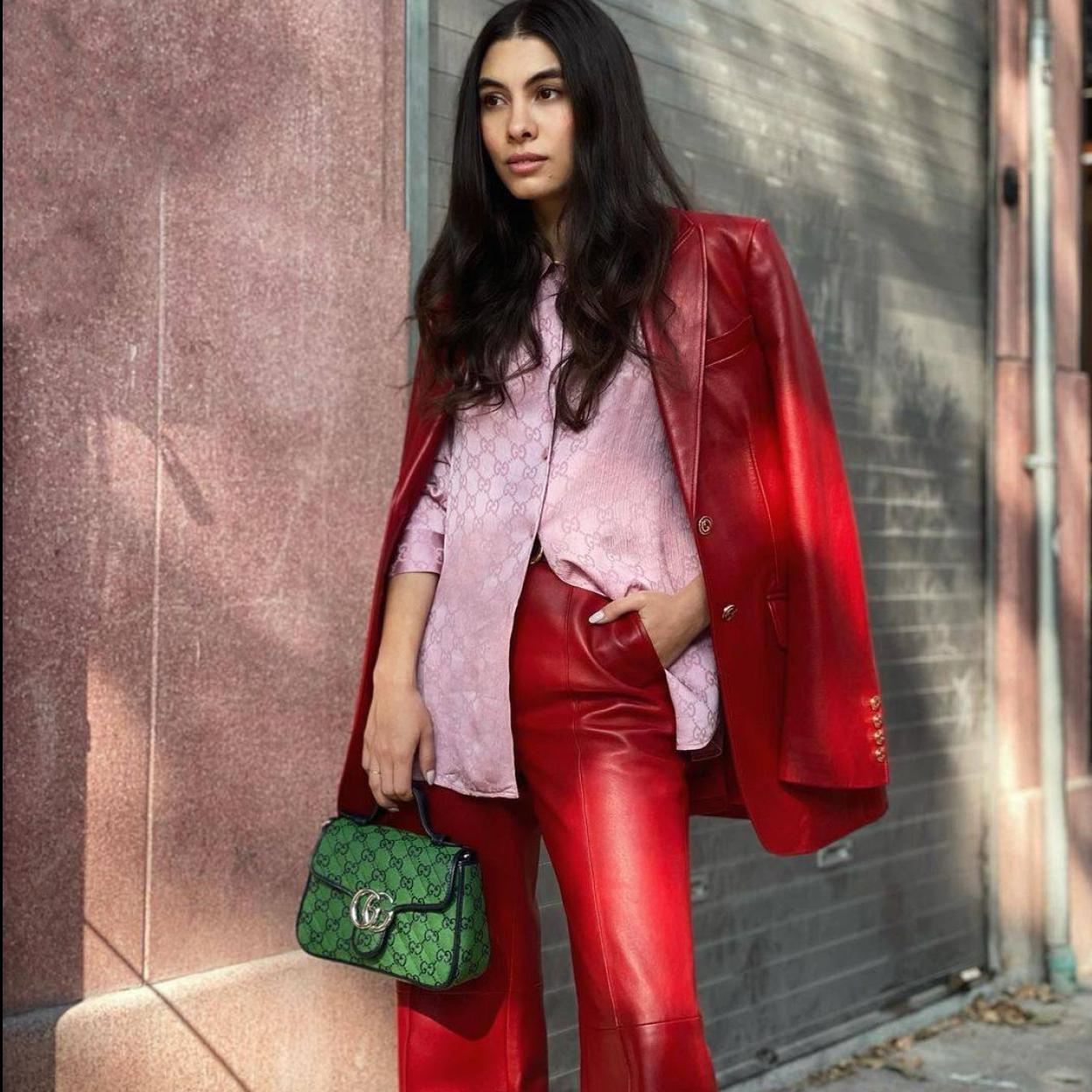 Pincha en la imagen para ver Todas las blazers y americanas de Zara, Bershka y Mango que van a marcar las tendencias de este otoño