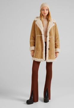 Imagen secundaria 2 - Abrigo, chaqueta o chaleco: las prendas de doble faz más estilosas, bonitas y calentitas que debes añadir a tu lista de deseos para rebajas