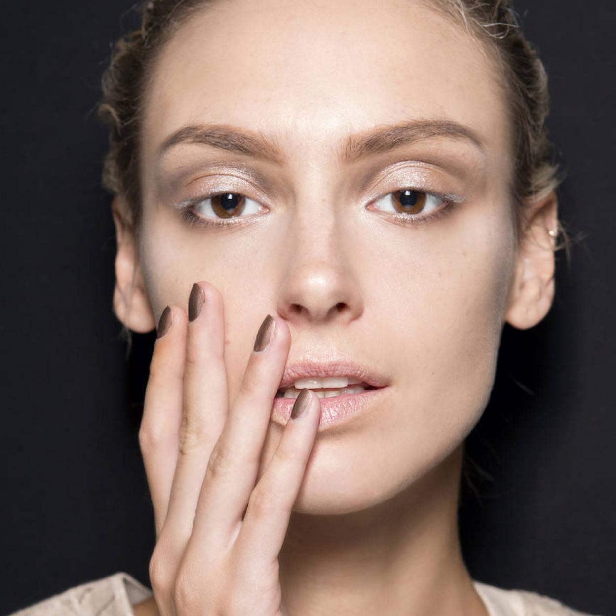 Pincha en la foto para ver los 20 labiales más bonitos que vas a querer llevar en 2022 porque sientan de maravilla