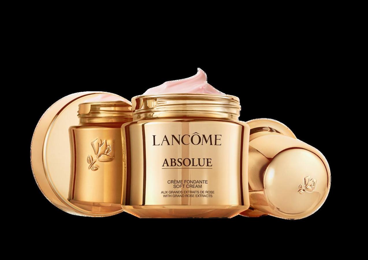 Ten dos porque su función es distinta. La de día protege de la polución, los rayos y la deshidratación, y contiene ácido hialurónico, antioxidantes, DMAE, etc. La de noche repara y suele incluir retinol o ácidos.