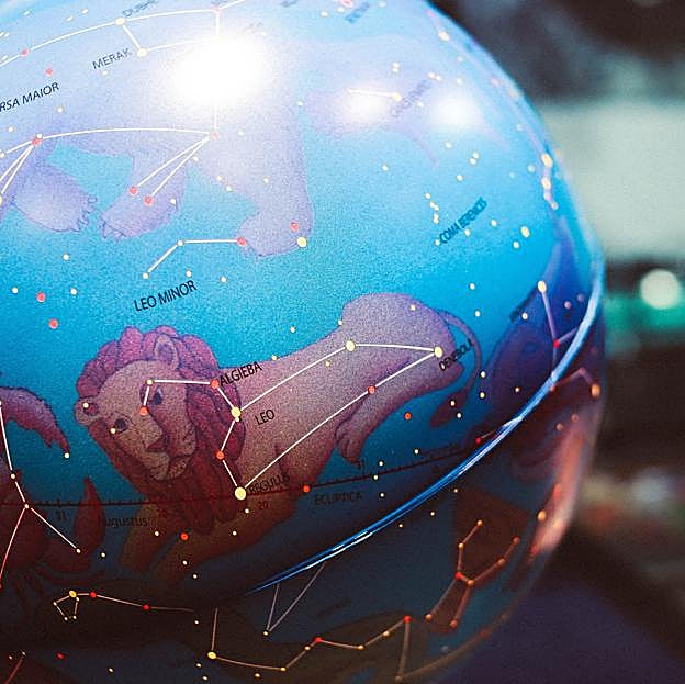 Tu horóscopo anual para 2022: la guía del zodiaco para navegar por tu vida con las mejores predicciones en el amor, el trabajo, la salud y el dinero