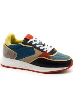 Imagen secundaria 2 - Las coloridas zapatillas de Naty Abascal que rejuvenecen cualquier look y que son cómodas y perfectas para el día a día