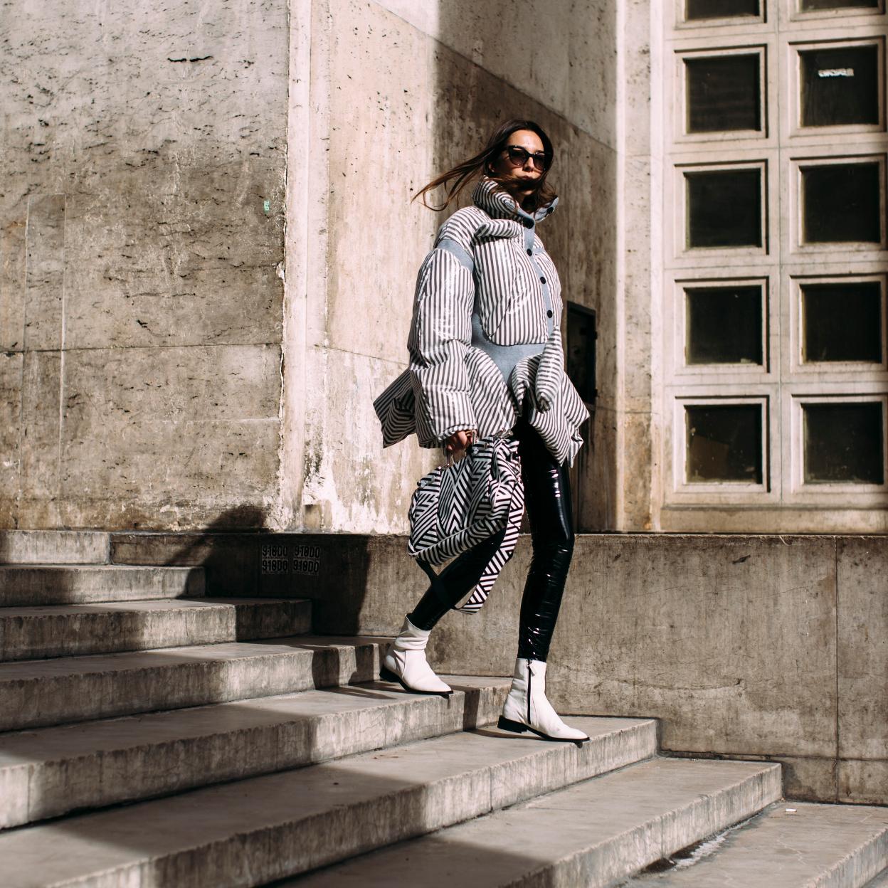 Pincha en la foto para ver 7 looks con leggins 'fuseau', los pantalones tendencia que estilizan y sientan de maravilla