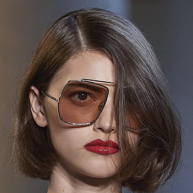 Imagen principal - Los cortes tendencia son bon (en todas sus versiones, el corte hasta el mentón es un acierto seguro), pixie (uno de los estilos antiaging, y mucho más si lleva flequillo) y estilo hippy (el largo por debajo de los hombros no conviene a partir de cierta edad)